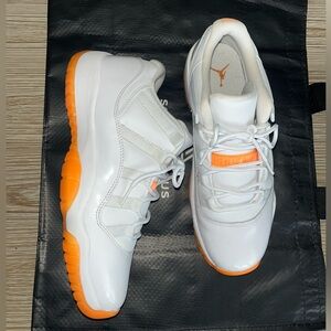Jordan 11 Retro Low White & Citrus Gradeschool Size: 7 🍊🧼🙃 Great Condition!